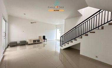 Rumah Hook 2 Lantai Lokasi 5 Menit ke Gerbang Toll Pesanggrahan Jaksel