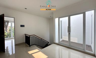 Rumah Hook 2 Lantai Lokasi 5 Menit ke Gerbang Toll Pesanggrahan Jaksel