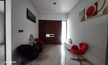 Rumah Mewah Full Furnished di Batununggal