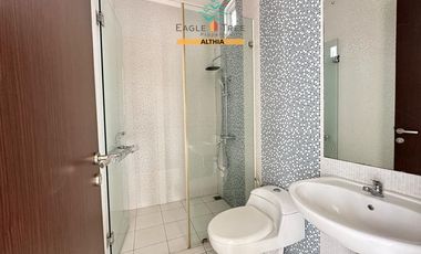 Rumah 2 Lantai Dalam Townhouse Lokasi 5 Menit ke Toll Pesanggrahan