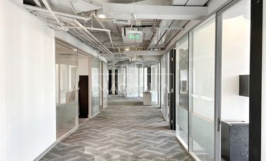 Oficina en Arriendo en A pasos del Parque Araucano, Metro Manquehue