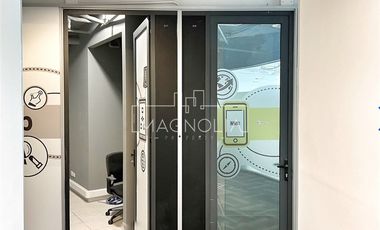 Oficina en Arriendo en A pasos del Parque Araucano, Metro Manquehue