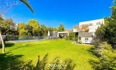 Casa en Venta en Condominio Los Bosques II, Barrio Piedra Roja Chicureo
