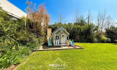 Casa en Venta en Condominio Los Bosques II, Barrio Piedra Roja Chicureo