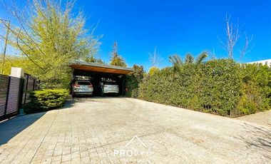 Casa en Venta en Condominio Los Bosques II, Barrio Piedra Roja Chicureo