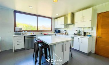 Casa en Venta en Condominio Los Bosques II, Barrio Piedra Roja Chicureo