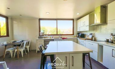 Casa en Venta en Condominio Los Bosques II, Barrio Piedra Roja Chicureo