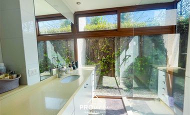 Casa en Venta en Condominio Los Bosques II, Barrio Piedra Roja Chicureo
