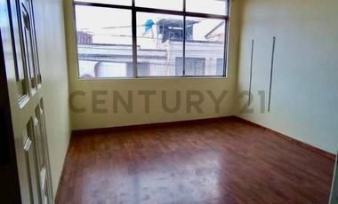 Venta edificio con 7 departamentos en obra gris