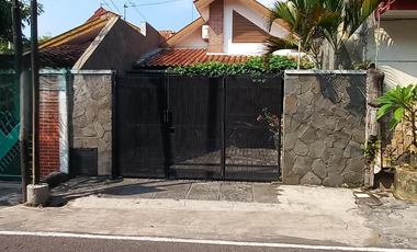 DIJUAL RUMAH MINIMALIS DI SERENGAN SURAKARTA HALAMAN LUAS DAN ASRI