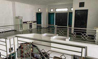 QUICK SALE 2-STOREY HOOK HOUSE IN MALANG (NEGOTIABLE PRICE PROMOTION)