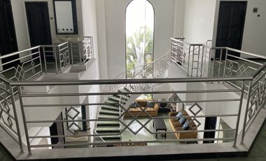 QUICK SALE 2-STOREY HOOK HOUSE IN MALANG (NEGOTIABLE PRICE PROMOTION)