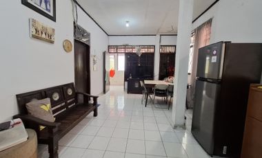 DIJUAL RUMAH DALAM GANG DI TAMBORA COCOK UNTUK BUKA USAHA KONVEKSI