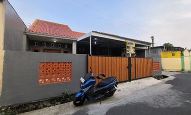 Rumah baru ready dekat tol solo Sertipikat Ready