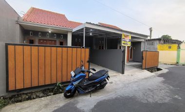 Rumah baru ready dekat tol solo Sertipikat Ready