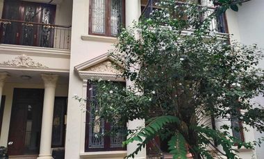 DISEWAKAN RUMAH SEMI FURNISHED MENTENG JAKARTA SELATAN