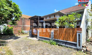 Disewakan Rumah 2 Lantai Siap Huni di Kawasan Perumahan Banyuwangi