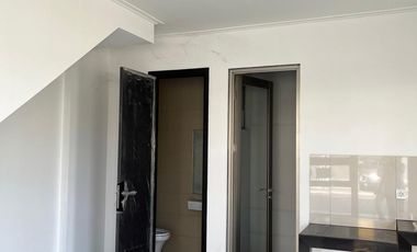 DISEWAKAN RUMAH PIK2 UK 4,5x10 KOSONGAN POSISI HOEK