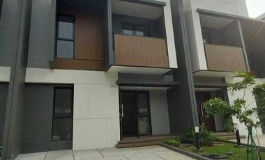 Dijual Rumah Bagus Nyaman di Summarecon Crown Gading, Bekasi