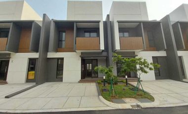 Dijual Rumah Bagus Nyaman di Summarecon Crown Gading, Bekasi