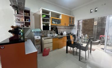 Dijual Cepat Rumah dengan KM dalam