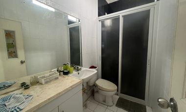 Dijual Cepat Rumah dengan KM dalam