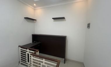 Dijual Cepat Rumah dengan KM dalam