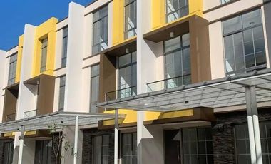 Disewakan Rumah PIK 2 3 kamar Ukuran 4,5x10 3 Lantai cuma 55 Juta