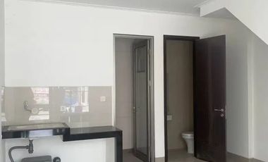 Disewakan Rumah PIK 2 3 kamar Ukuran 4,5x10 3 Lantai cuma 55 Juta