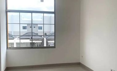 Disewakan Rumah PIK 2 3 kamar Ukuran 4,5x10 3 Lantai cuma 55 Juta
