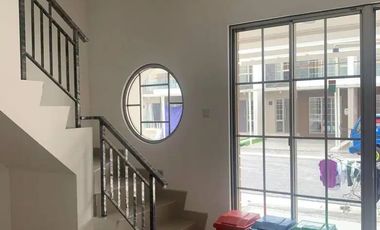 Disewakan Rumah PIK 2 3 kamar Ukuran 4,5x10 3 Lantai cuma 55 Juta