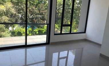 Disewakan Rumah Milenial Pik 2 Ukuran 4.5x12.5m2 Hoek Siap Huni