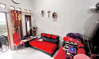 Rumah Cantik Siap Huni dekat Kampus UNISRI Di Mini Cluster