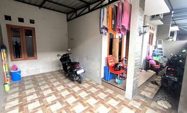 Rumah Cantik Siap Huni dekat Kampus UNISRI Di Mini Cluster