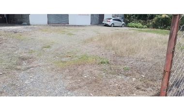 ALQUILER LOCAL CON TERRENO PACORA