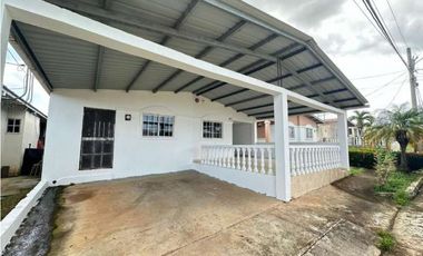 VENTA CASA FAMILIAR EN LA CHORRERA (OF)