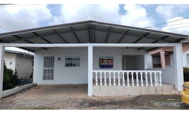 VENTA CASA FAMILIAR EN LA CHORRERA (OF)