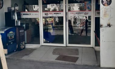 Local Comercial en Venta en Los Alerces / Castillo Urizar