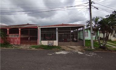 VENTA CASA EN URB. HACIENDA LOS MOLINOS EN LA CHORRERA (OF)