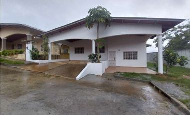 VENTA CASA EN VILLAS DEL CARRIZAL ARRAIJAN (OF)