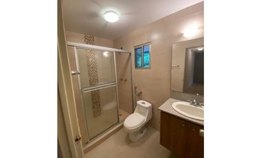 ALQUILER CASA DUPLEX CLAYTON