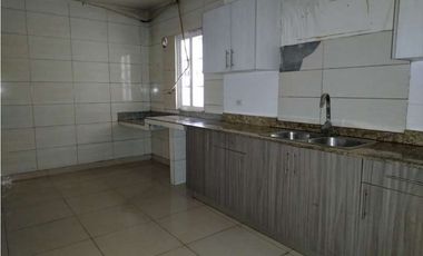 VENTA CASA PH SENDEROS EN LA CHORRERA (OF)