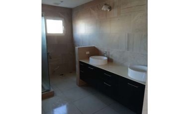 VENTA CASA PH RESIDENCIAL VILLA NAVONA EN SAN MIGUELITO (OF)