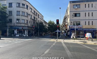 Local Comercial en Venta en Av. 10 de julio / Arturo Prat
