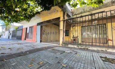VENDE casa Barrio San Martin, Rivadavia 1.268 (centro)