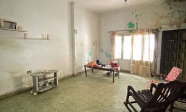VENDE casa Barrio San Martin, Rivadavia 1.268 (centro)