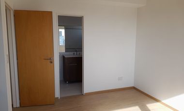 Departamento en alquiler 3 ambientes c/ cochera en Lomas de Zamora