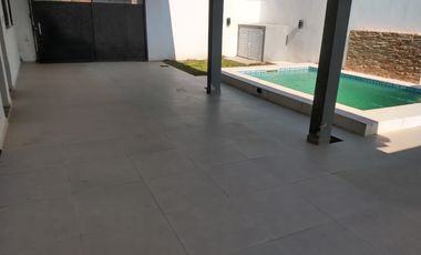 Casa en venta de 4 dormitorios c/ cochera en Otros Barrios