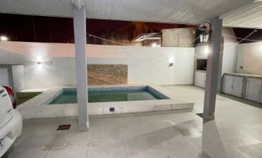 Casa en venta de 4 dormitorios c/ cochera en Otros Barrios
