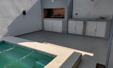 Casa en venta de 4 dormitorios c/ cochera en Otros Barrios